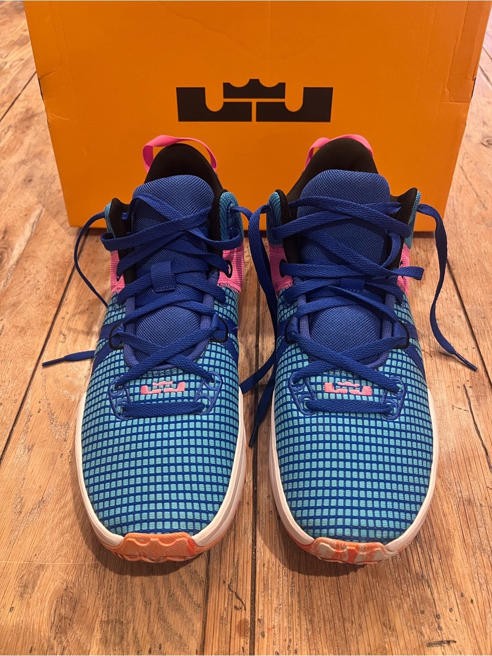 Nike LeBron Witness 7 Hyper Royal Pink Low Top Lace-Up DM1123-400 Men’s 12